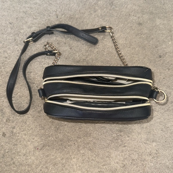 ITZY RITZY CROSSBODY DIAPER BAG - Picture 4 of 6